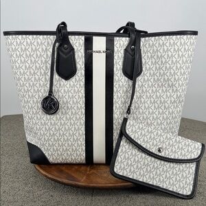 Michael Kors Bag Eva Large Tote Logo MK Stripe White Black Open Top Charm Wallet